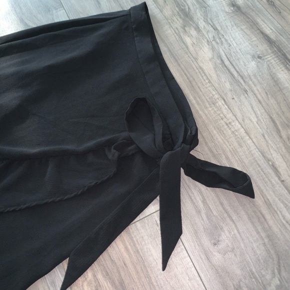 H&M Skirt - Picture 3 of 6